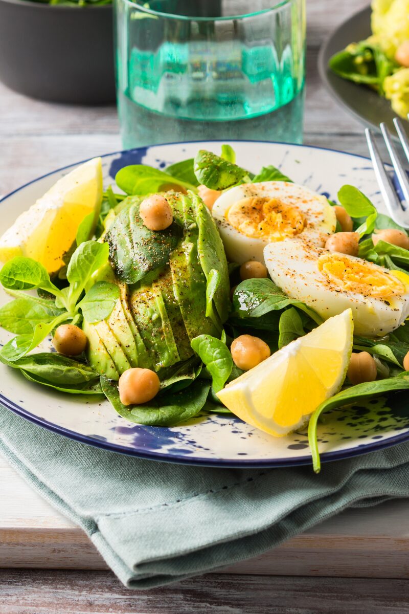 The best avocado spinach salad